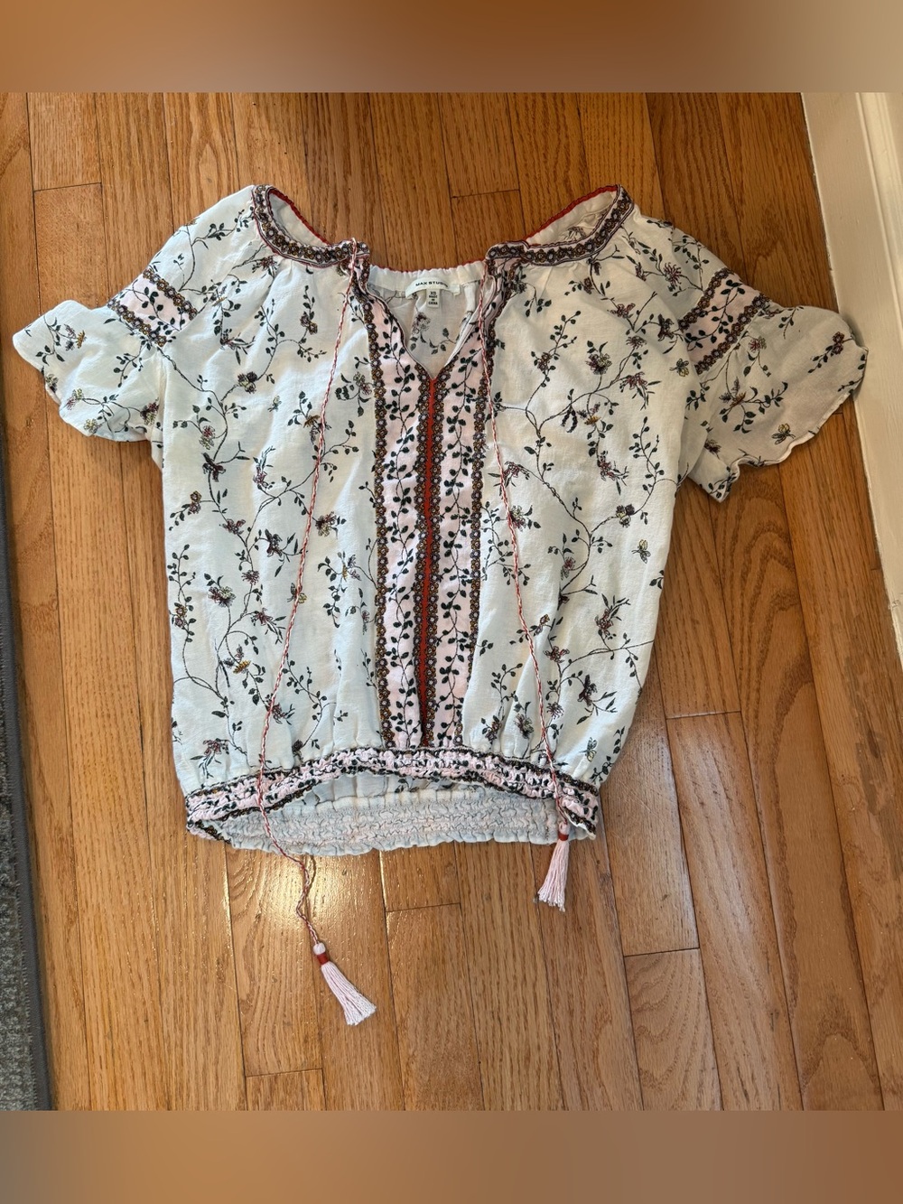 Max Studio Peasant Blouse with  Floral Trim elastic waist flutter sleeves xs